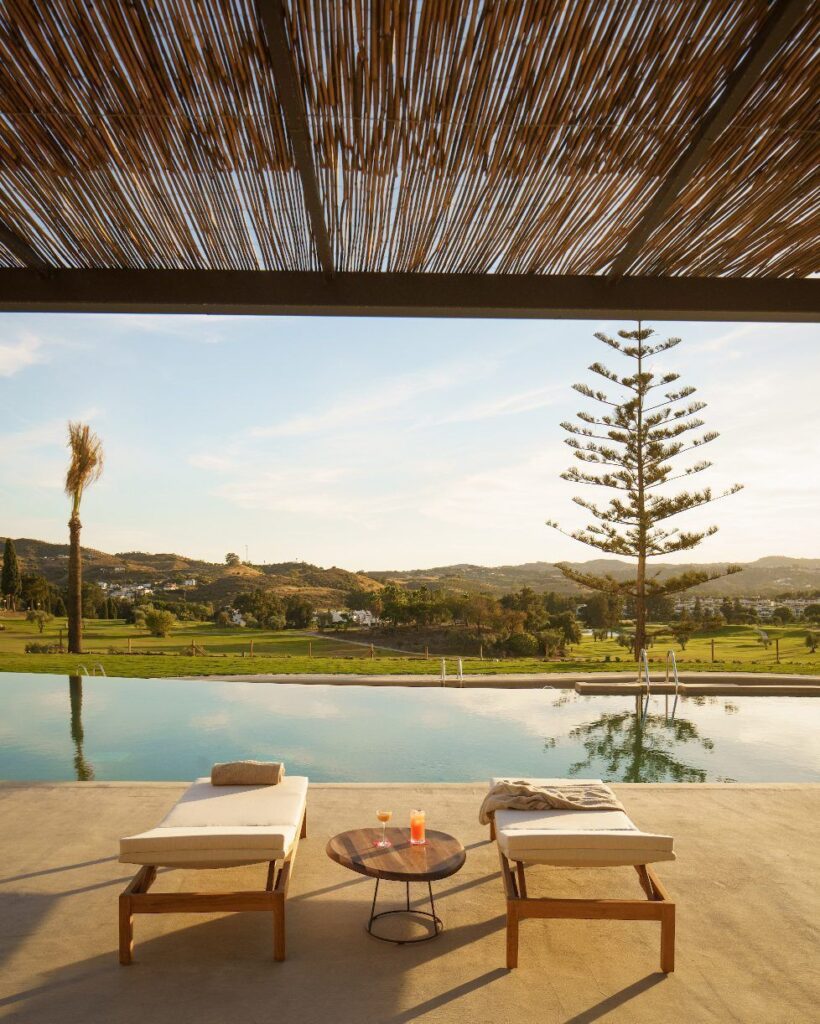 La Zambra Pool